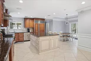 16 Daniel Ln, Dix Hills, NY 11746 - Photo 12