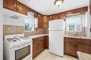 93-31 215th St, Queens Village, NY 11428 - Photo 14