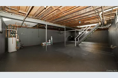 7 Amherst Place, Massapequa, NY 11758 - Photo 16