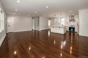 7 Amherst Pl, Massapequa, NY 11758 - Photo 2