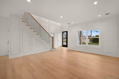 238 North Pine Street, Massapequa, NY 11758 - Photo 4