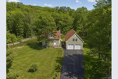 8 Garrett Place, Carmel, NY 10512 - Photo 2