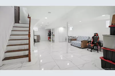 56 Northumberland, Lynbrook, NY 11563 - Photo 24