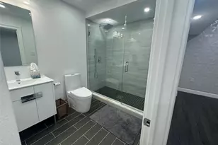 221 Rivendell Ct, Melville, NY 11747 - Photo 18