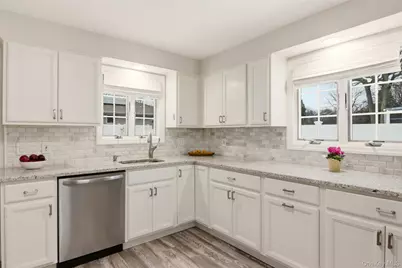 27 Great River Drive, Sound Beach, NY 11789 - Photo 8