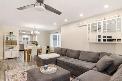 27 Great River Drive, Sound Beach, NY 11789 - Photo 4