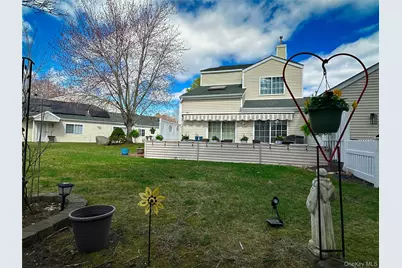 142 Farm House Court, Manorville, NY 11949 - Photo 10
