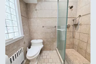 64 Middleneck Road, Roslyn, NY 11576 - Photo 16