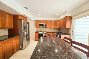 64 Middle Neck Rd, Roslyn, NY 11576 - Photo 10