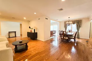 64 Middle Neck Rd, Roslyn, NY 11576 - Photo 2