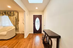 64 Middle Neck Rd, Roslyn, NY 11576 - Photo 8