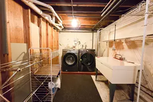 64 Middle Neck Rd, Roslyn, NY 11576 - Photo 26