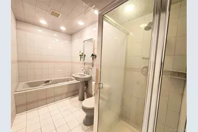 64 Middleneck Road, Roslyn, NY 11576 - Photo 22