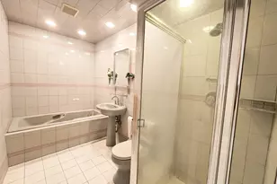 64 Middle Neck Rd, Roslyn, NY 11576 - Photo 22