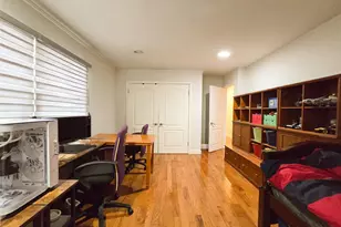 64 Middle Neck Rd, Roslyn, NY 11576 - Photo 20