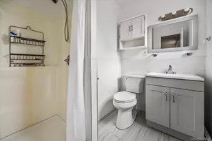 25-04 42nd St, Astoria, NY 11103 - Photo 16