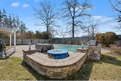 57 Richfield Street, Plainview, NY 11803 - Photo 38