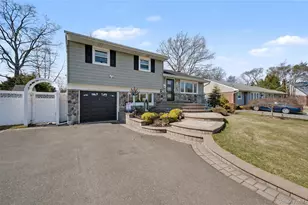 57 Richfield St, Plainview, NY 11803 - Photo 2