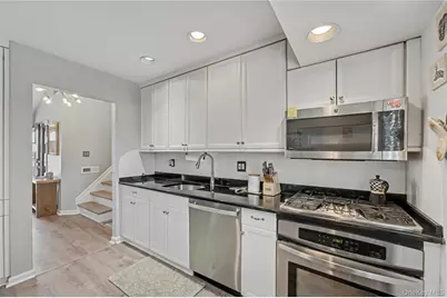 57 Richfield Street, Plainview, NY 11803 - Photo 14