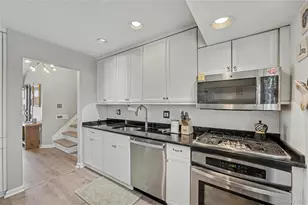 57 Richfield St, Plainview, NY 11803 - Photo 14