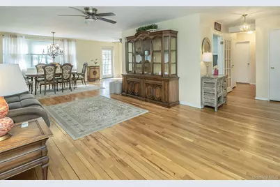 32 Pearsall #2D, Glen Cove, NY 11542 - Photo 6