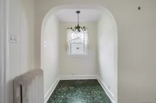 248-24 88th Dr, Bellerose, NY 11426 - Photo 20