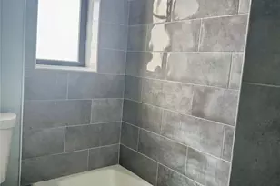 724 E 216th St, Bronx, NY 10467 - Photo 8