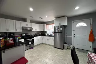 2832 Dudley Ave, Bronx, NY 10461 - Photo 4