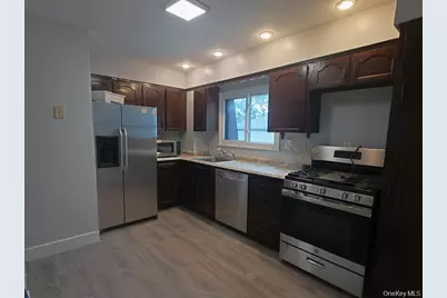 256-20 Craft Avenue #2nd Floor, Rosedale, NY 11422 - Photo 2