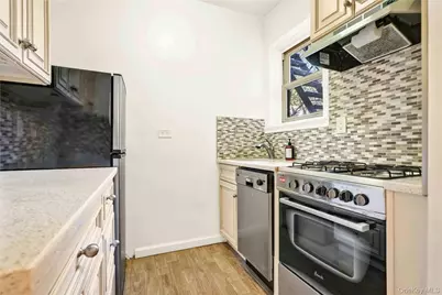 48-50 44th St #E4, Sunnyside, NY 11377 - Photo 4