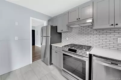 28 Crestmont Avenue, Yonkers, NY 10704 - Photo 12