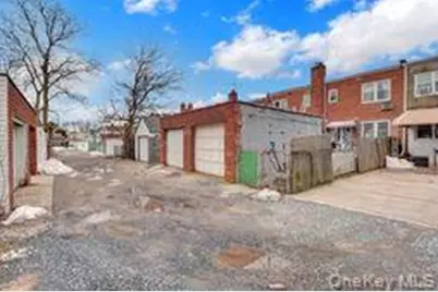 8415 259th Street, Floral Park, NY 11001 - Photo 16