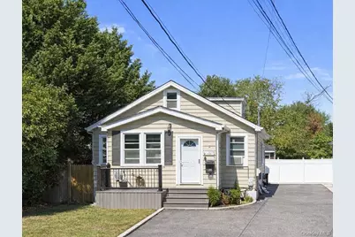 210 10th Street, West Babylon, NY 11704 - Photo 1