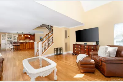 14 Vantage Court, Port Jefferson, NY 11777 - Photo 8