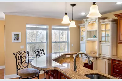 14 Vantage Court, Port Jefferson, NY 11777 - Photo 6