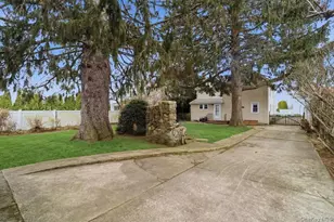 2097 Washington Ave, Seaford, NY 11783 - Photo 26