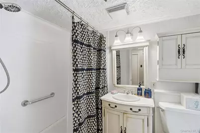 2097 Washington Avenue, Seaford, NY 11783 - Photo 16