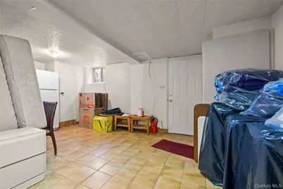 2942 164th Street, Flushing, NY 11358 - Photo 16