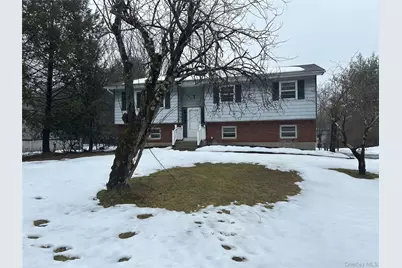 104 Sutton Park Road, Poughkeepsie, NY 12603 - Photo 2