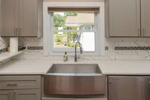 11 Toomey Dr, Poughkeepsie, NY 12603 - Photo 10