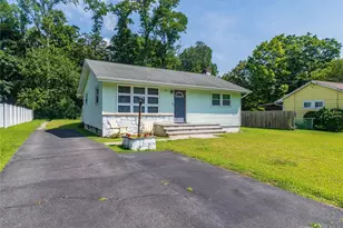 11 Toomey Dr, Poughkeepsie, NY 12603 - Photo 2