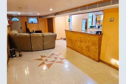 60 Liberty Boulevard, Valley Stream, NY 11580 - Photo 8