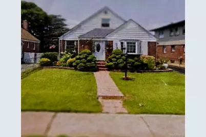 60 Liberty Boulevard, Valley Stream, NY 11580 - Photo 1