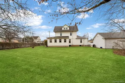 217 Bennett Avenue, Hempstead, NY 11550 - Photo 38