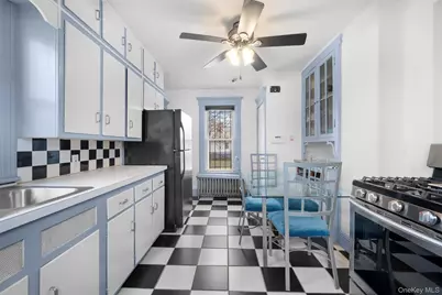 217 Bennett Avenue, Hempstead, NY 11550 - Photo 16