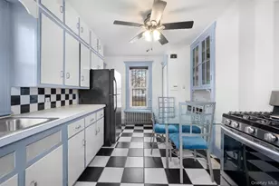 217 Bennett Ave, Hempstead, NY 11550 - Photo 16