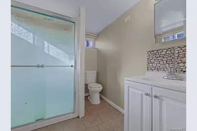 206 Hunnewell Avenue, Elmont, NY 11003 - Photo 18