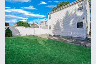 206 Hunnewell Avenue, Elmont, NY 11003 - Photo 20