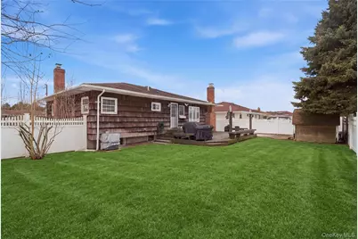 9 Lyons Avenue, Farmingdale, NY 11735 - Photo 24