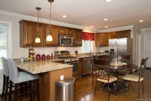 6 Jamil Ct, Poughkeepsie, NY 12603 - Photo 12